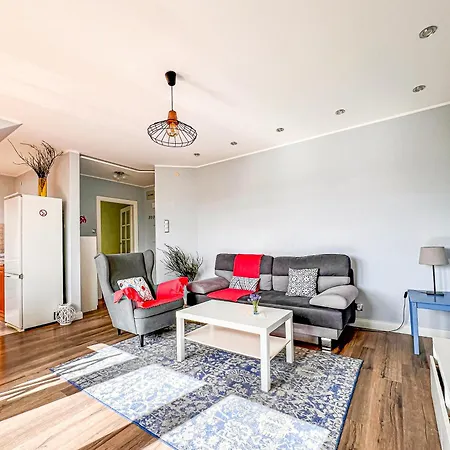 Lece Nad Morze- Apartament Z Balkonem Gdansk شقة